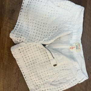 White gap shorts- size 0